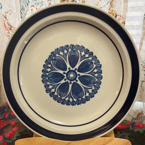 MSI Blue Monterrey Stoneware Dinner Plate Set - Picture 2 of 4